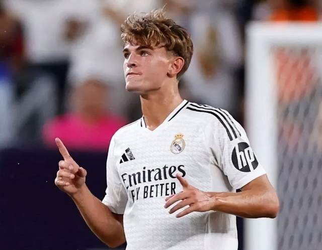 LPL首场“人机”比赛诞生！BO5总时长99分钟，连Light都上嘴脸了